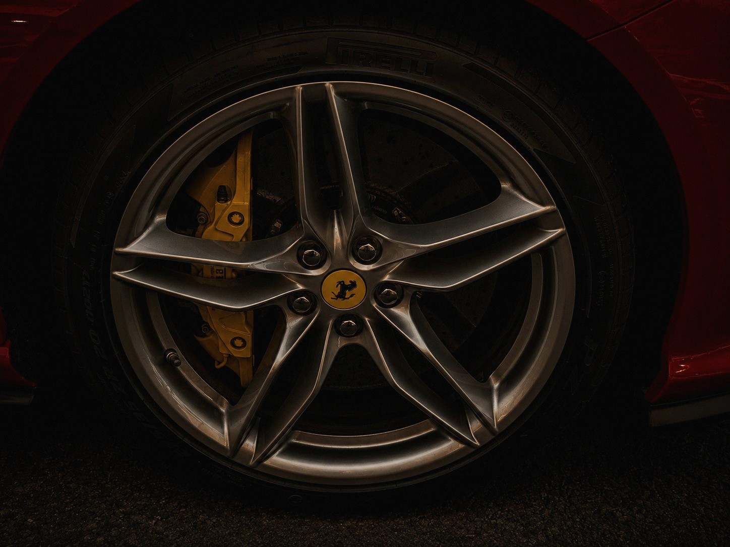 Ferrari 812 Superfast — wheel detail