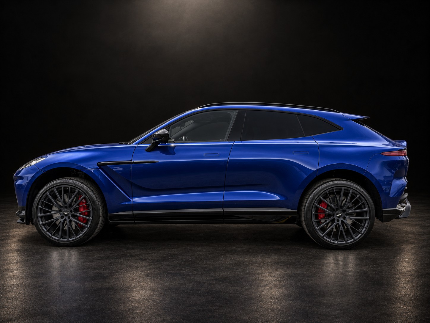 Aston Martin DBX707 — side profile